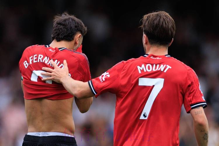 B费直塞助攻 姆伯莫单刀低射破门